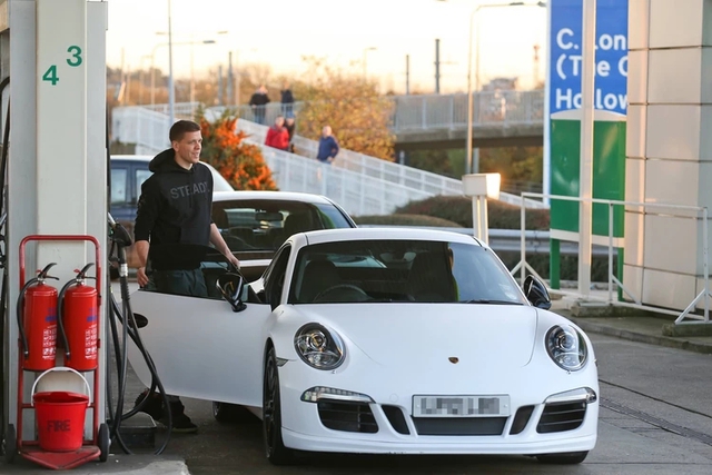 Without Cristiano Ronaldo, Juventus still has a huge car collection that makes many people dazzle - Photo 1.