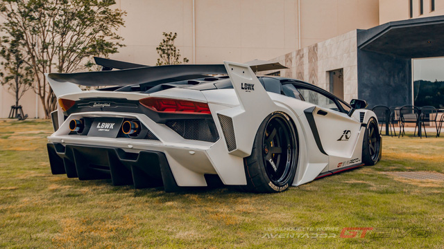 Lamborghini Aventador Liberty Walk is the most expensive in the world: Supercar's price-matching package shows the rich's level of play - Photo 5.