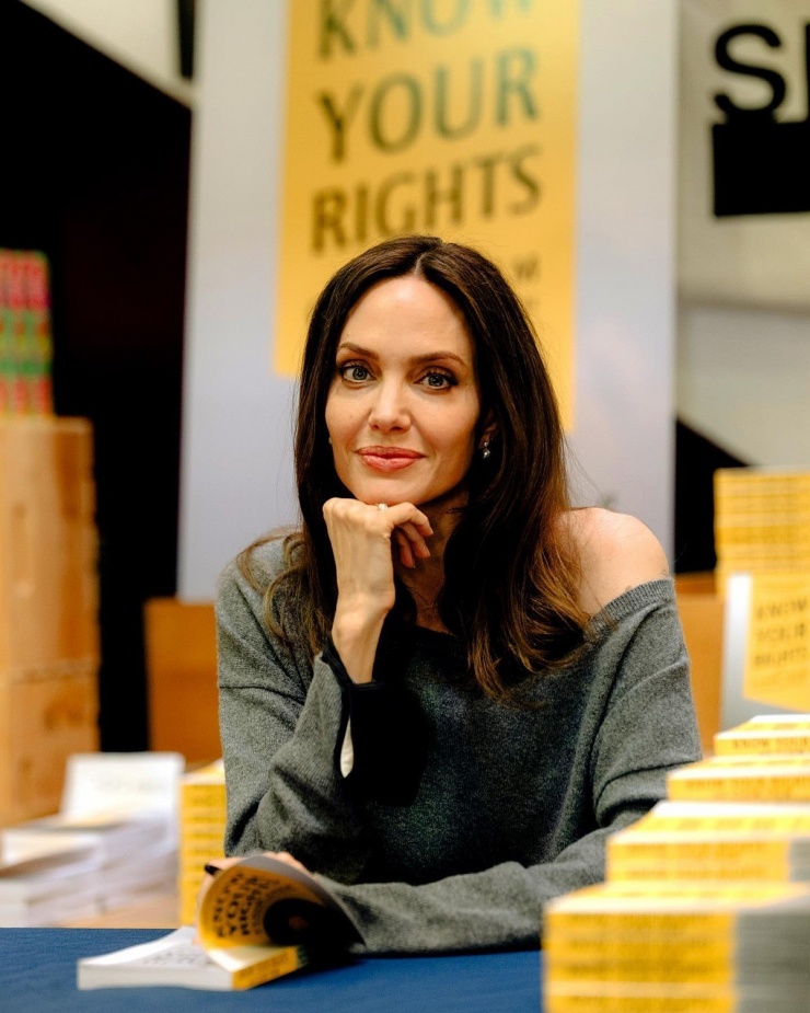 Angelina Jolie's life after divorce - 5